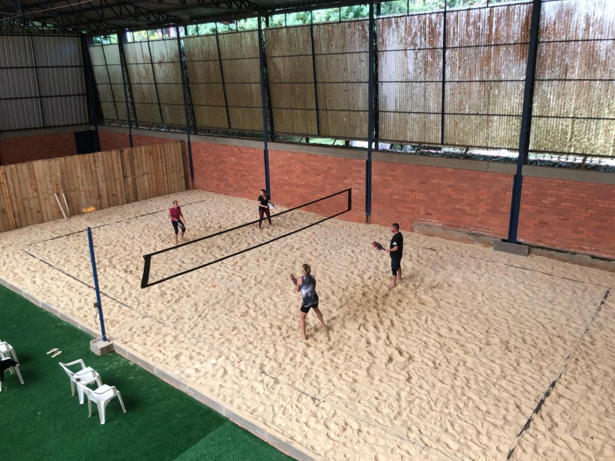 Estalagem Vila Suzana - Quadra De Beach Tennis Indoor Канела Екстериор снимка